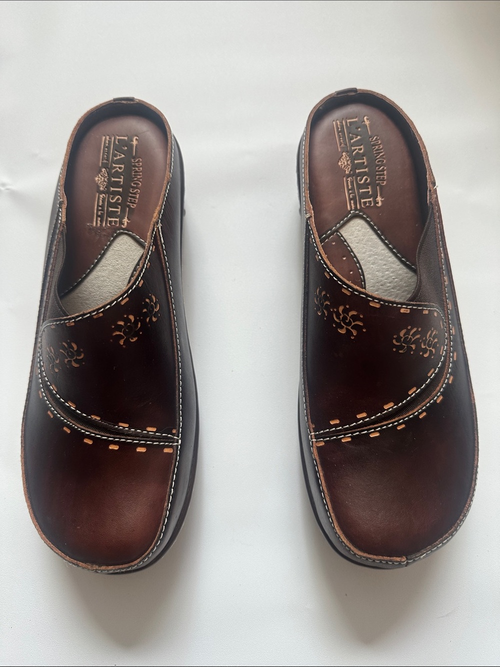 Spring Step Women's Brown Leather Slip-On Clogs